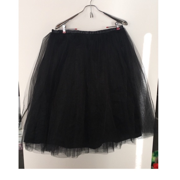 TULLE skirt black sized L - Picture 2 of 8